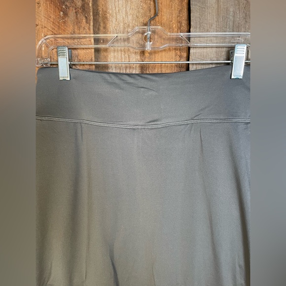 Willit Gray Skort - Size Small - Picture 4 of 8